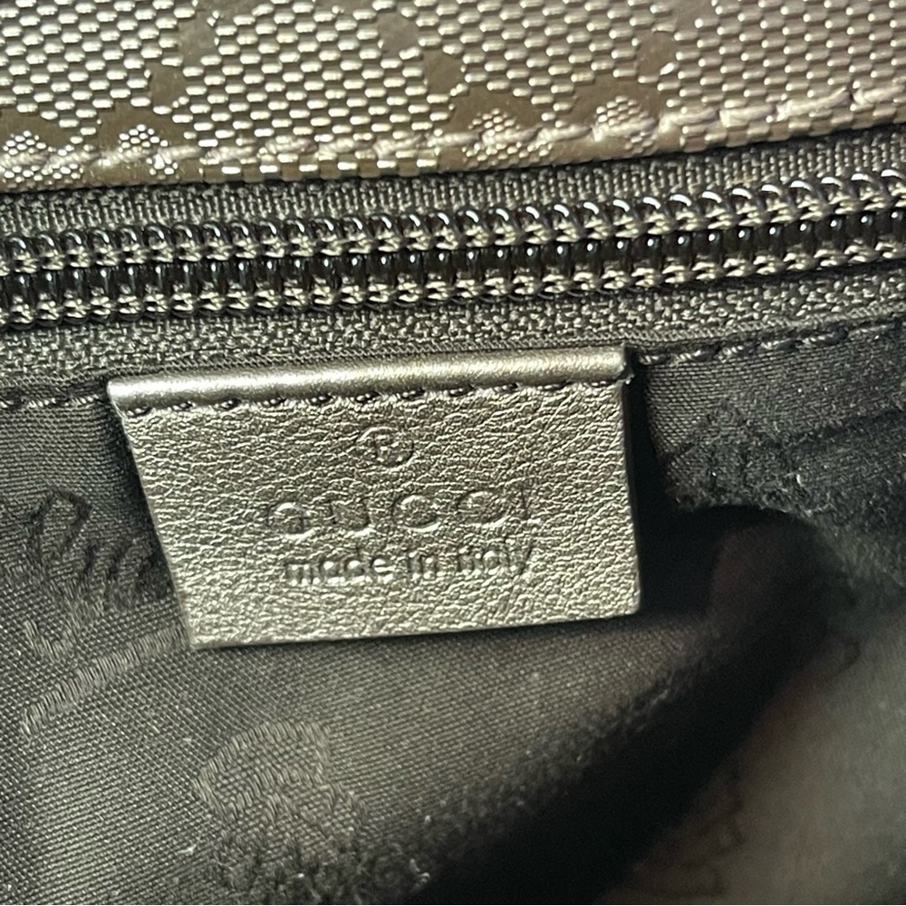 Gucci Imprime Coated Canvas Buckle Flap Messenger Bag - Metallic Gray - Preowned - Picture 13 of 15
